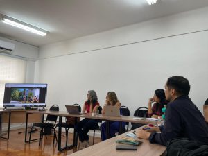 cea-recebeu-visita-de-diplomata-britanico